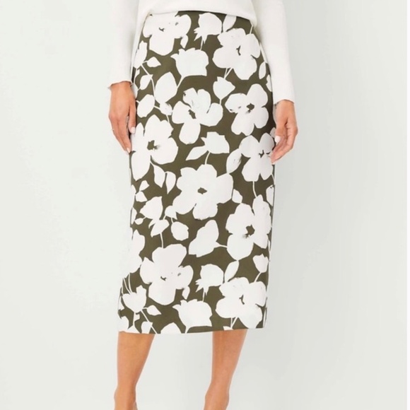Ann Taylor Floral Green and White Midi Pencil Skirt - Picture 2 of 10